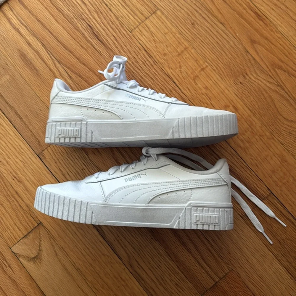 White Puma Shoes
Like NEW! Never worn outdoors. - Picture 2 of 8